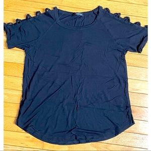 Cross sleeve t shirt